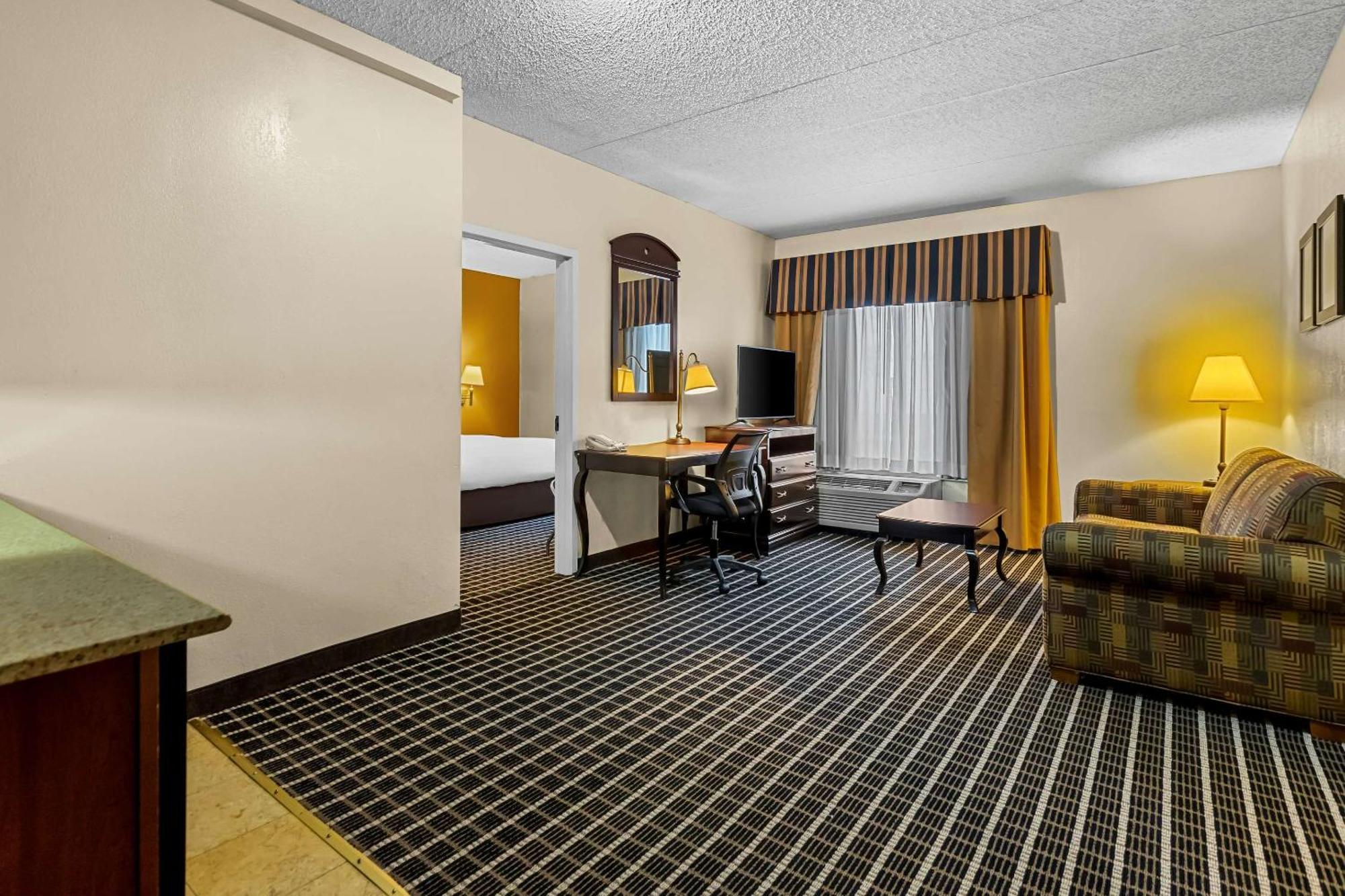 Comfort Inn & Suites Somerset - New Brunswick Exteriör bild