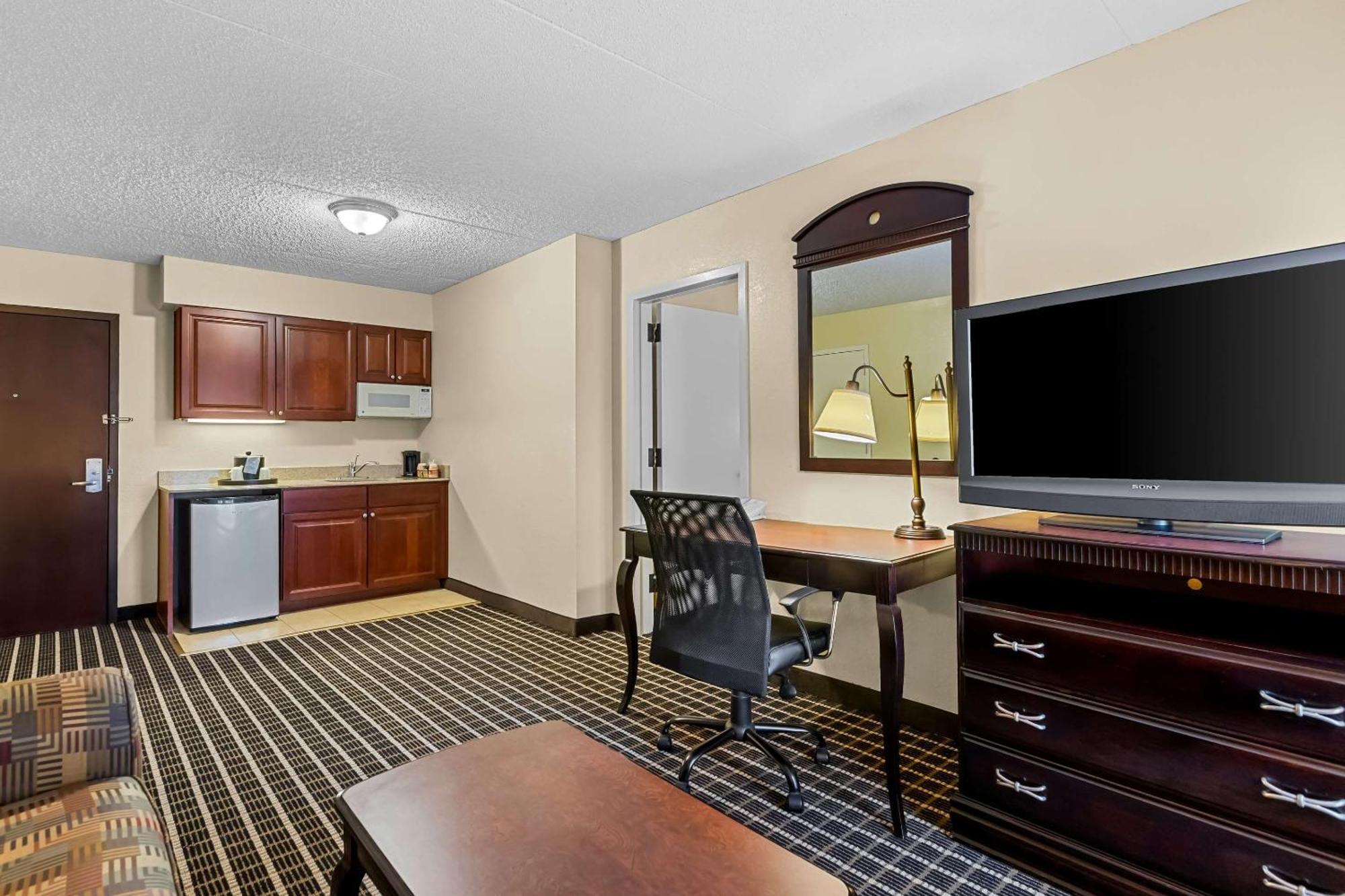 Comfort Inn & Suites Somerset - New Brunswick Exteriör bild