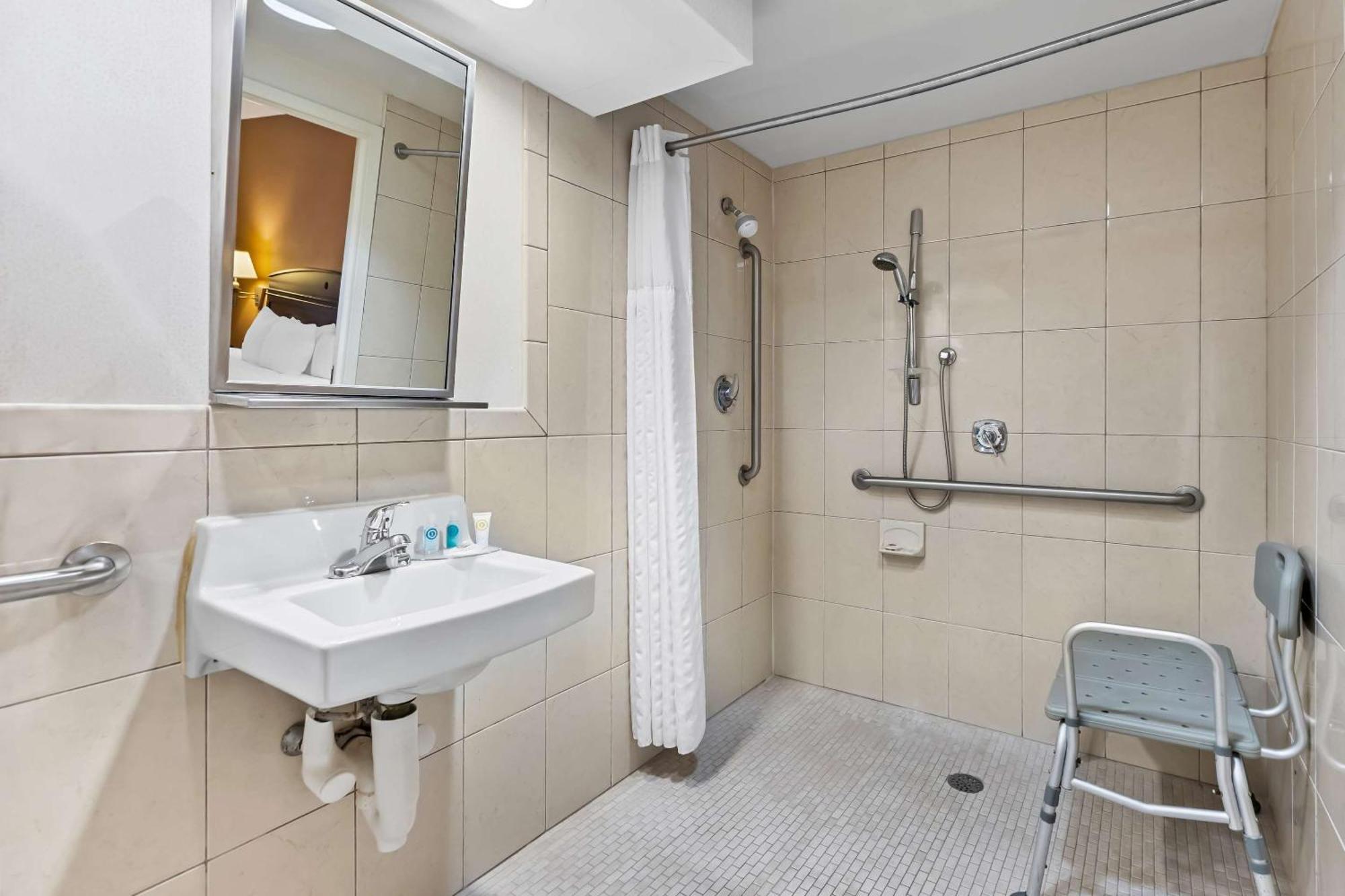 Comfort Inn & Suites Somerset - New Brunswick Exteriör bild