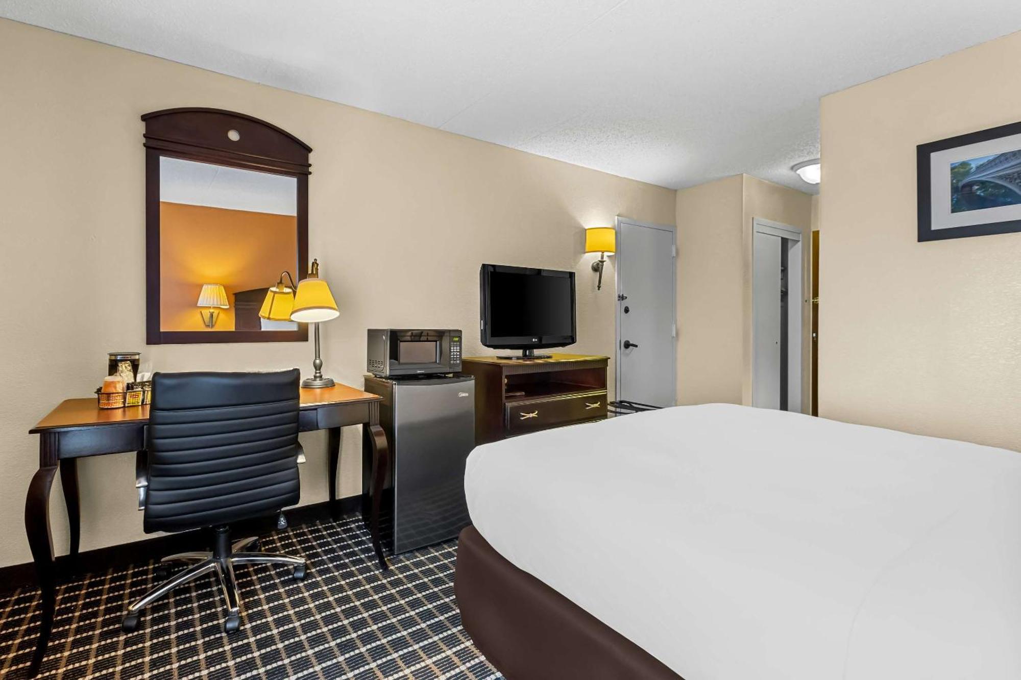 Comfort Inn & Suites Somerset - New Brunswick Exteriör bild